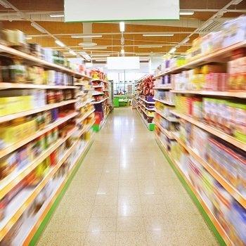 Grün, frisch, aromatisch - Kräuter wachsen jetzt auch im Supermarkt