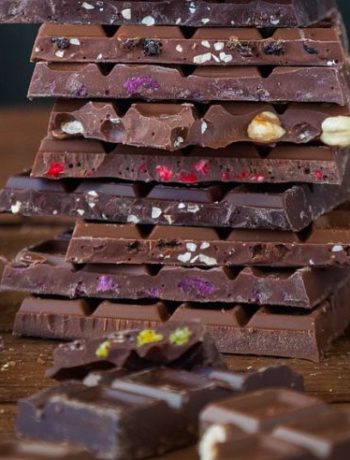 Menstruationsbeschwerden ade: Kräuterschokolade macht’s möglich