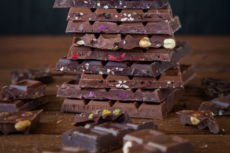 Menstruationsbeschwerden ade: Kräuterschokolade macht’s möglich