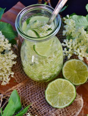 Holunderblütenlimonade: Erfrischendes Getränk für heiße Tage